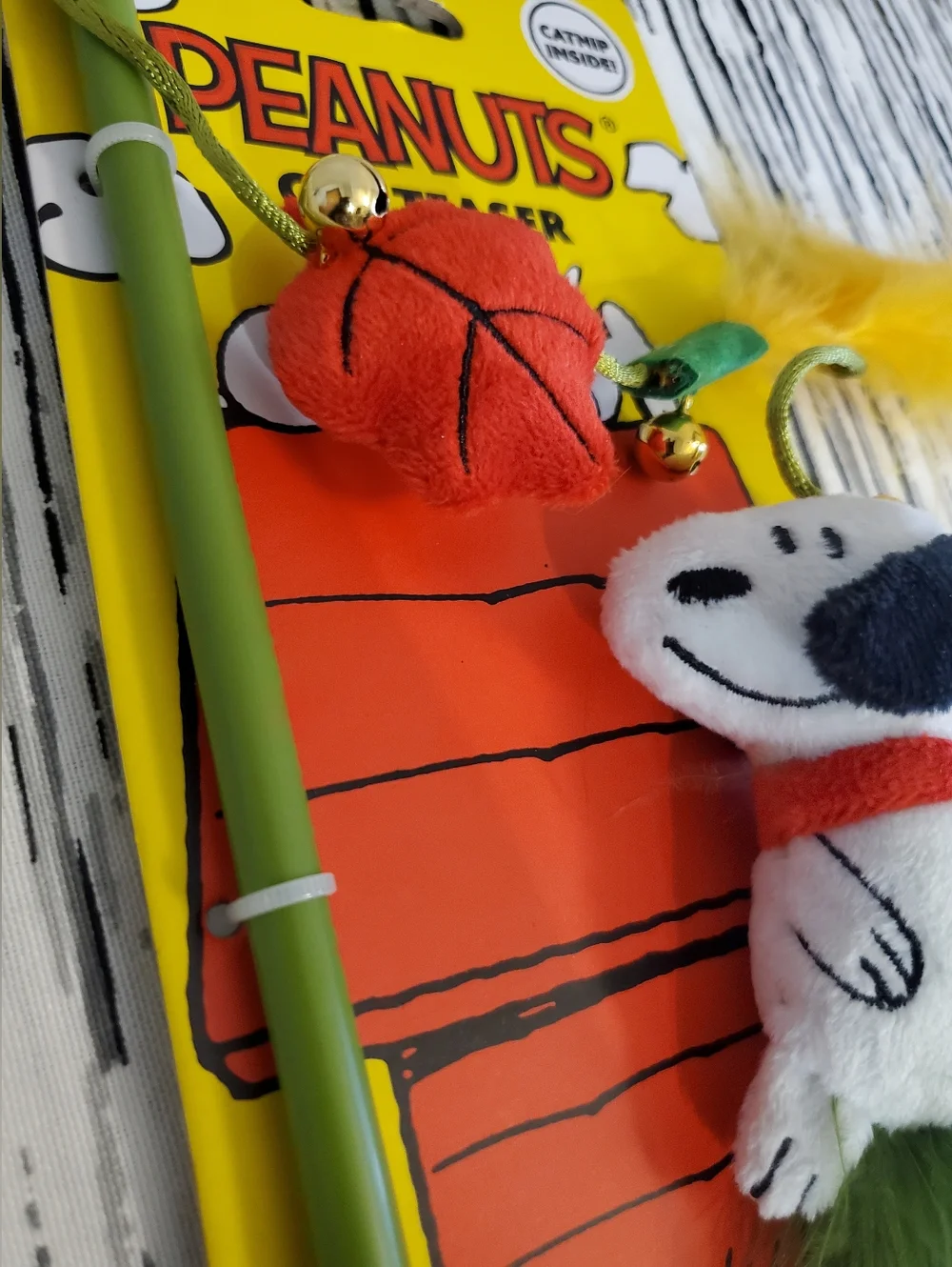 Peanuts Snoopy Plush Cat Teaser with Feathers and Bells